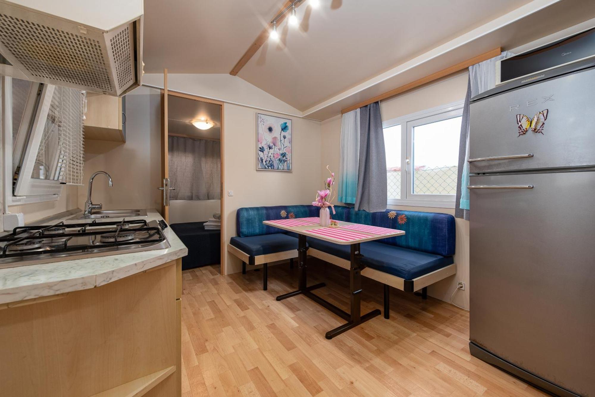 Camp Mrkva Mobile Homes With Pool Sukošan Quarto foto