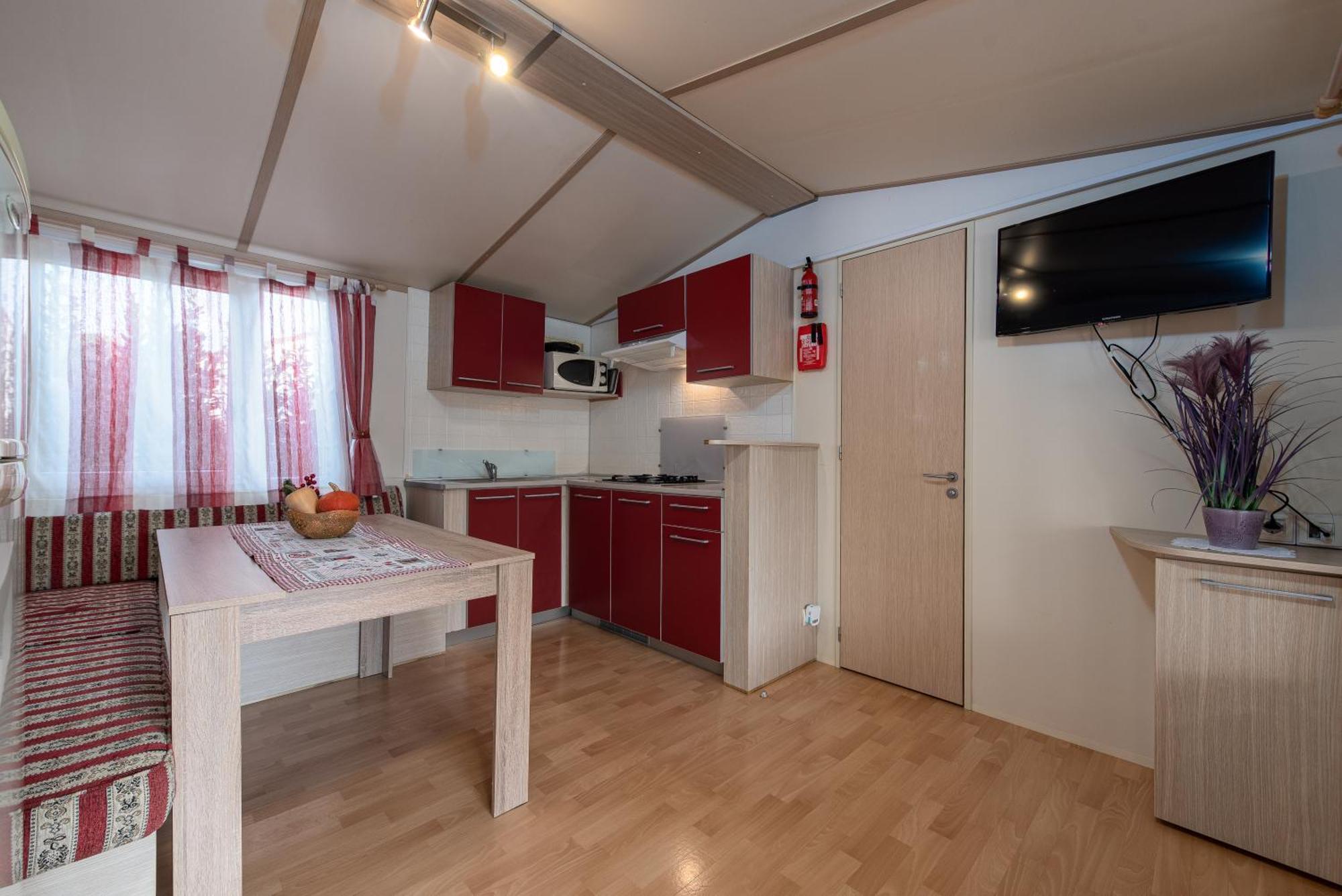 Camp Mrkva Mobile Homes With Pool Sukošan Quarto foto